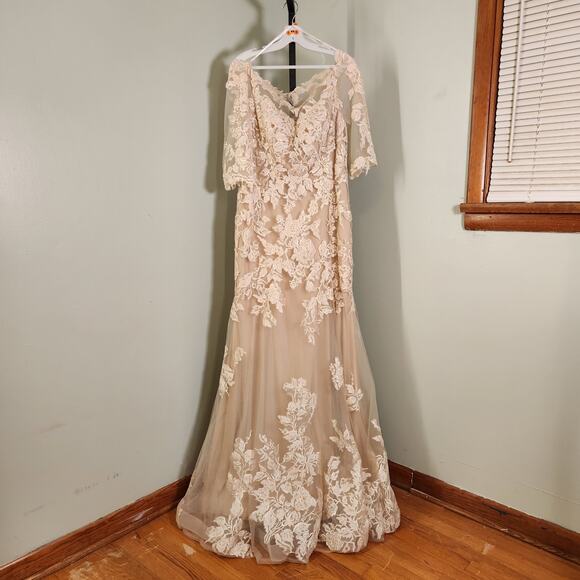 MONTAGE NWT by Mon Cheri Lace Trumpet Nude Gown, Size 12 - Picture 6 of 16